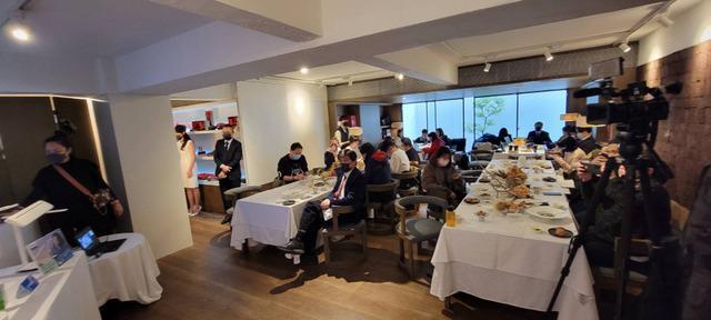 張朝凱醫師,飛利浦,舒適光,諾貝爾眼科