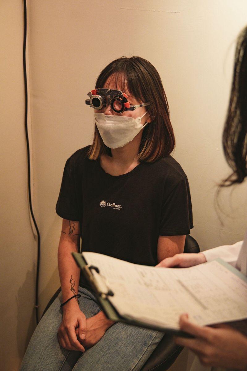 柯式野生活在諾貝爾眼科做近視雷射